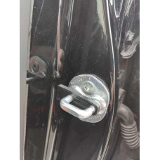 Упор замка дверей hyundai grand santa fe