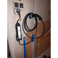 Настінний тримач зарядного пристрою Renault Zoe білий